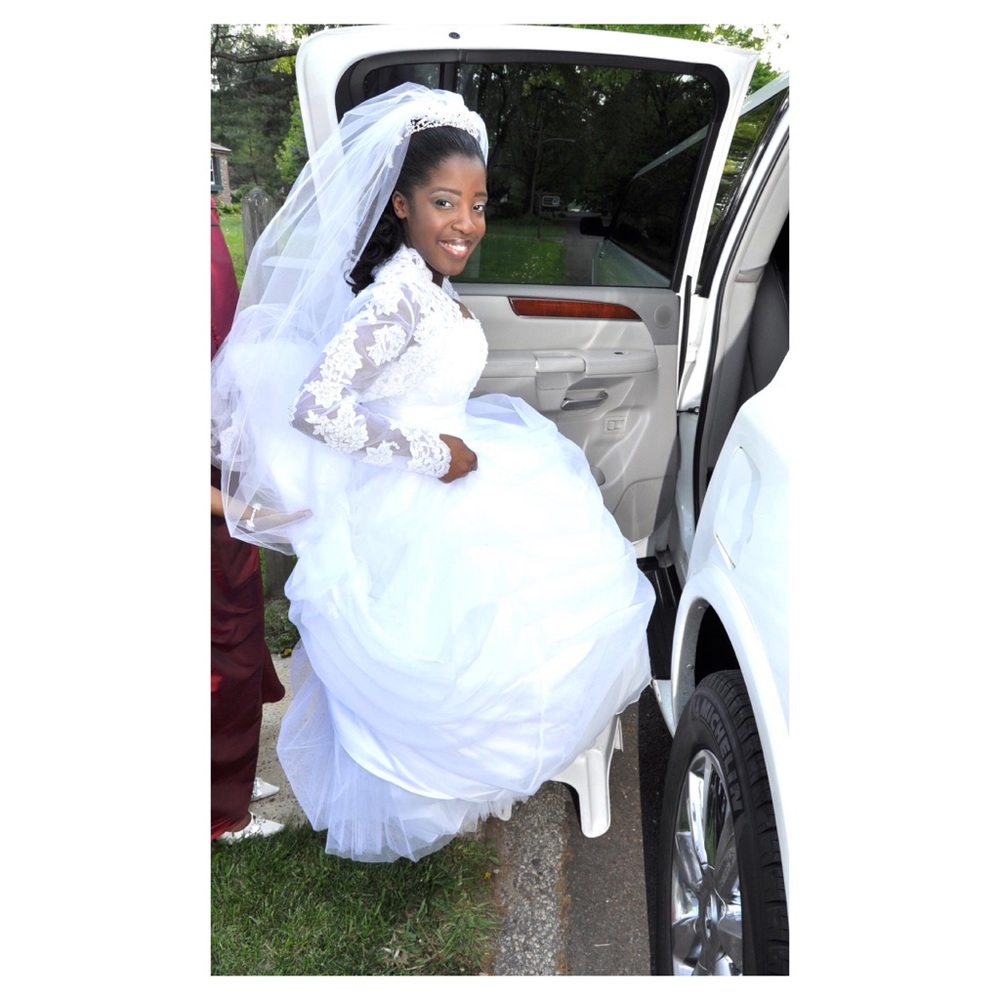 David’s Bridal Wedding Dress Set